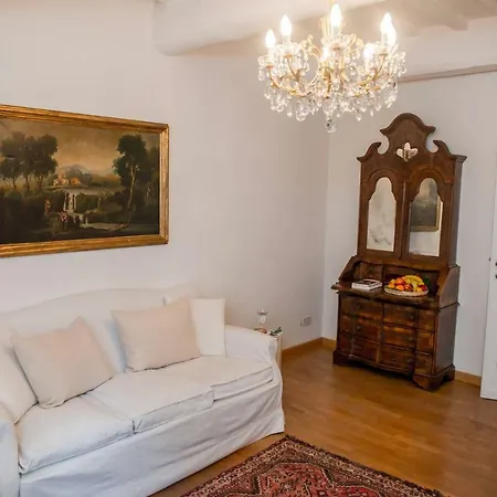 La Casa In Piazzetta * بيرودجا